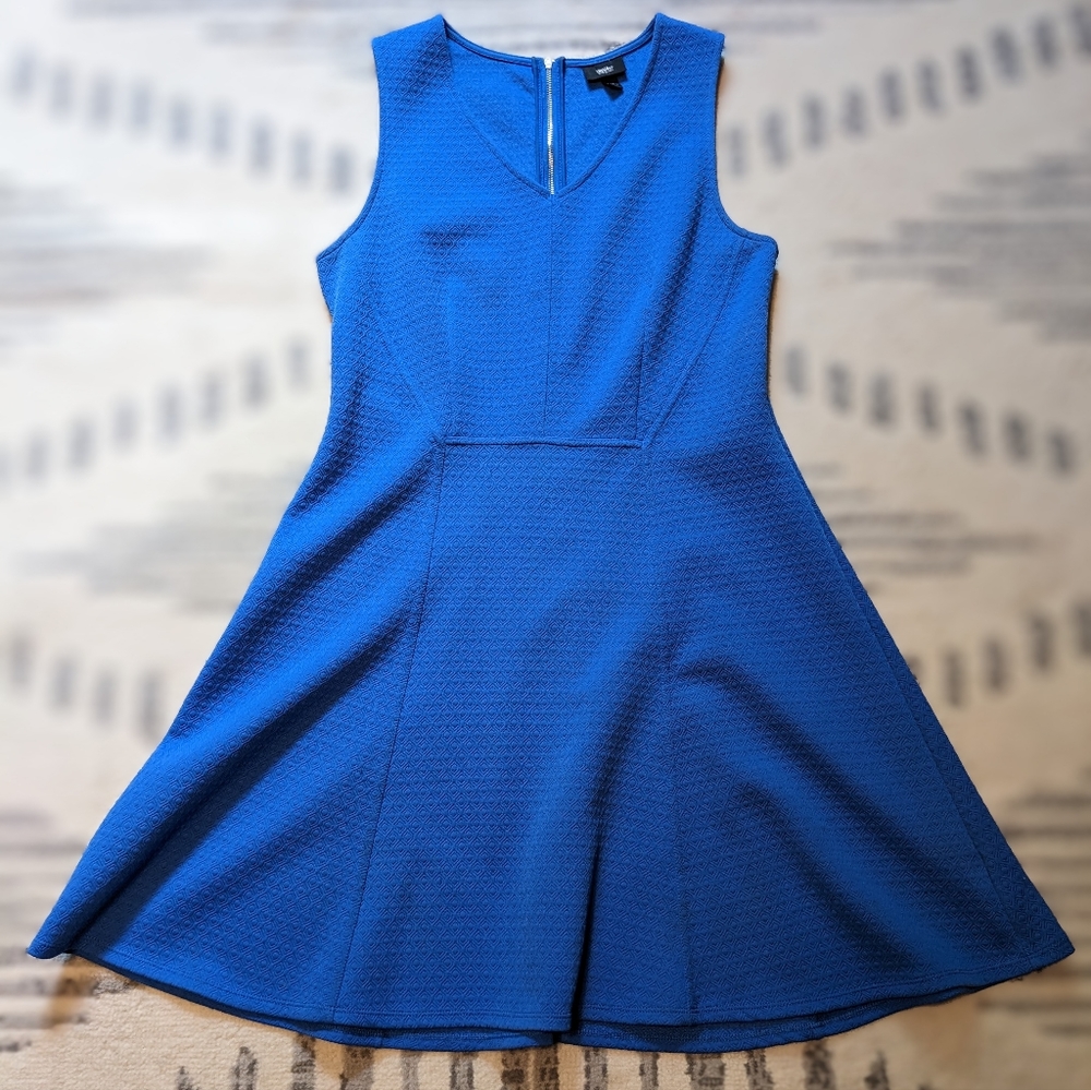 Blue V-neck Sleeveless Summer Dress with Back Zip - Size Large